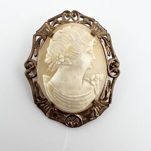 Gorgeous Antique Shell Cameo Brooch Signed By Artist
